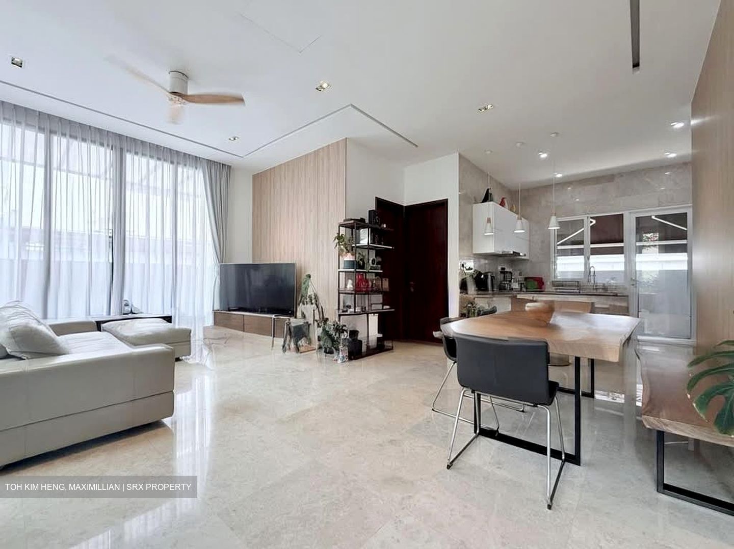 Sims Avenue (D14), Terrace #574515511